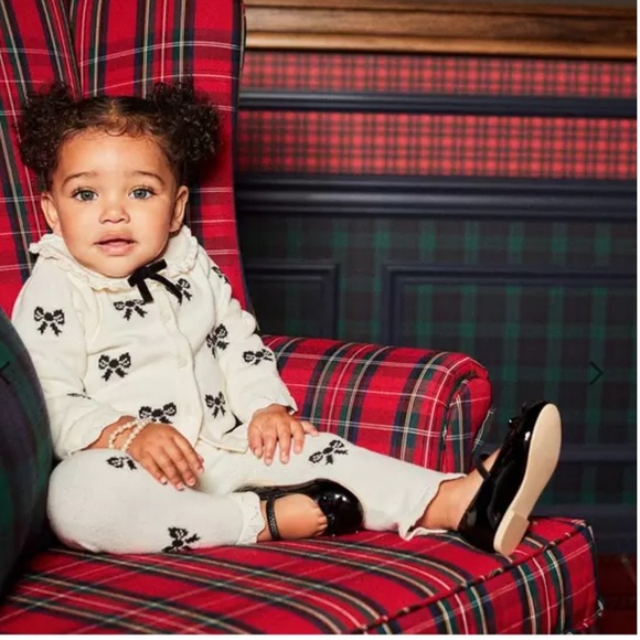 🎀🖤NWT JANIE & JACK BABY BLACK BOW CROCHET TRIM SWEATER/PANT SET🖤🎀 - Picture 2 of 8